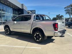 2024 Nissan Navara ST-X