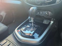 2024 Nissan Navara ST-X