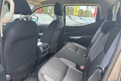 2023 Nissan Navara SL