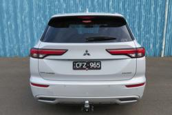 2022 Mitsubishi Outlander Exceed