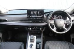 2022 Mitsubishi Outlander Exceed