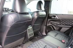 2022 Mitsubishi Outlander Exceed