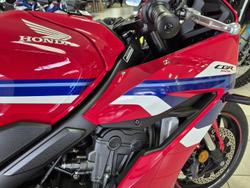 2025 Honda CBR650R E-Clutch CBR 650 Red