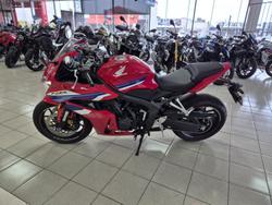 2025 Honda CBR650R E-Clutch CBR 650 Red