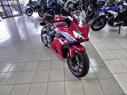 2025 Honda CBR650R E-Clutch CBR 650 Red