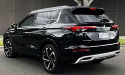 2023 Mitsubishi Outlander Exceed