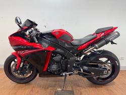 2013 Yamaha YZF-R1 MARS RED METALLIC
