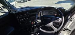 2024 Freightliner Cascadia 126 WHITE