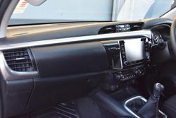 2025 Toyota Hilux SR5 GUN126R 4X4 Dual Range Stunning Silver