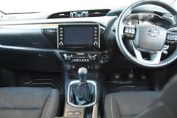 2025 Toyota Hilux SR5 GUN126R 4X4 Dual Range Stunning Silver