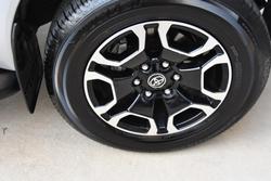 2025 Toyota Hilux SR5 GUN126R 4X4 Dual Range Stunning Silver