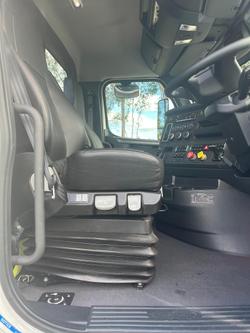 2024 Freightliner Cascadia 126 Tipper White