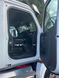 2024 Freightliner Cascadia 126 Tipper White