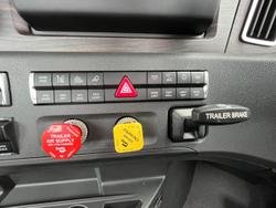 2024 Freightliner Cascadia 126 Tipper White