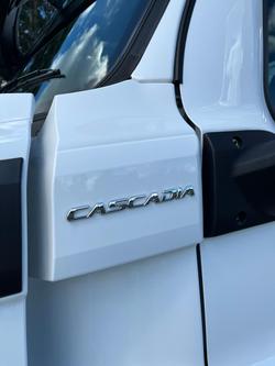 2024 Freightliner Cascadia 126 Tipper White