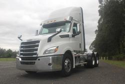2024 Freightliner Cascadia 126 White