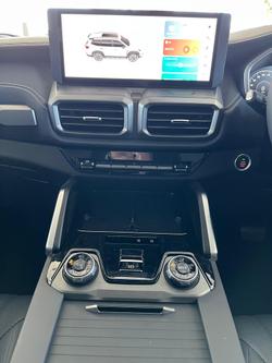 2025 LDV D90 Executive