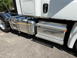 2025 Freightliner Cascadia 126 White