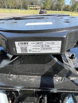 2025 Freightliner Cascadia 126 White