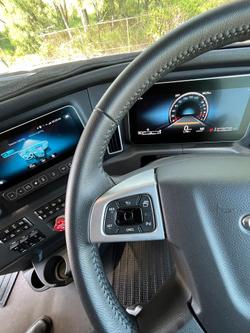 2025 Freightliner Cascadia 126 White