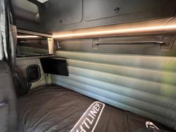 2025 Freightliner Cascadia 126 White