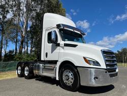 2023 Freightliner Cascadia 126 White