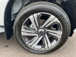 2025 Isuzu MU-X LS-T