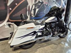 2015 Harley-Davidson CVO Street Glide 110 (FLHXSE) CVO White