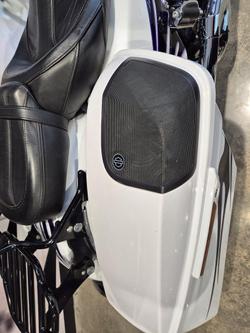 2015 Harley-Davidson CVO Street Glide 110 (FLHXSE) CVO White