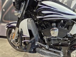 2015 Harley-Davidson CVO Street Glide 110 (FLHXSE) CVO White