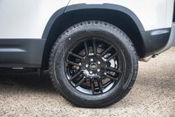 2025 Land Rover Defender 110 D250 S