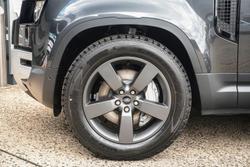 2025 Land Rover Defender 110 P400 S