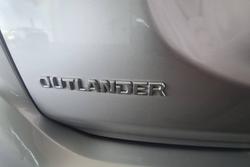 2018 Mitsubishi Outlander ES ADAS