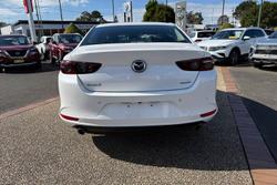 2021 Mazda 3 G25 Evolve