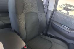 2013 Nissan Navara ST