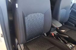 2024 Mitsubishi ASX ES