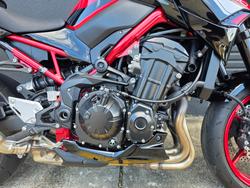 2024 Kawasaki Z900 (ZR900) RED