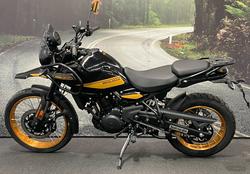 2025 Royal Enfield HIMALAYAN 450 Hanle Black