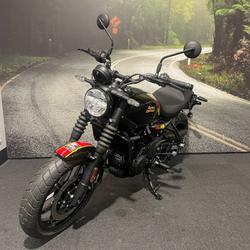 2025 Royal Enfield GUERILLA 450