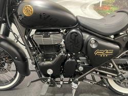 2025 Royal Enfield CLASSIC 350 DARK Black