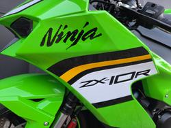 2025 Kawasaki NINJA ZX-10R GREEN