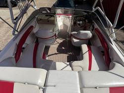 2008 Glastron GT 225