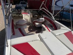 2008 Glastron GT 225