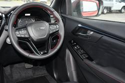 2025 Isuzu D-MAX X-TERRAIN