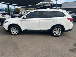 2021 Mitsubishi Outlander ES ZL MY21 AWD White
