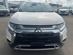 2021 Mitsubishi Outlander ES ZL MY21 AWD White
