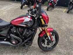 2025 Indian SCOUT 101 LIMITED SUNSET RED METALLIC