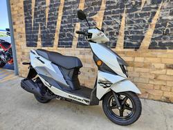 2023 SUZUKI AVENIS 125 SCOOTER WHITE