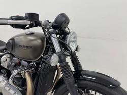 2017 Triumph BONNEVILLE BOBBER BLACK