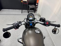 2017 Triumph BONNEVILLE BOBBER BLACK